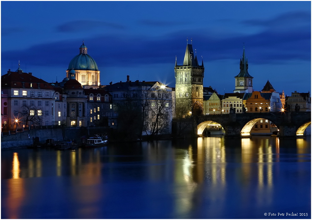 Noční Praha - z Mánesova mostu